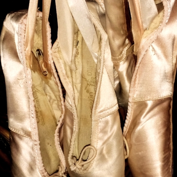 Capezio 2D Contempora toe shoes - Picture 2 of 9